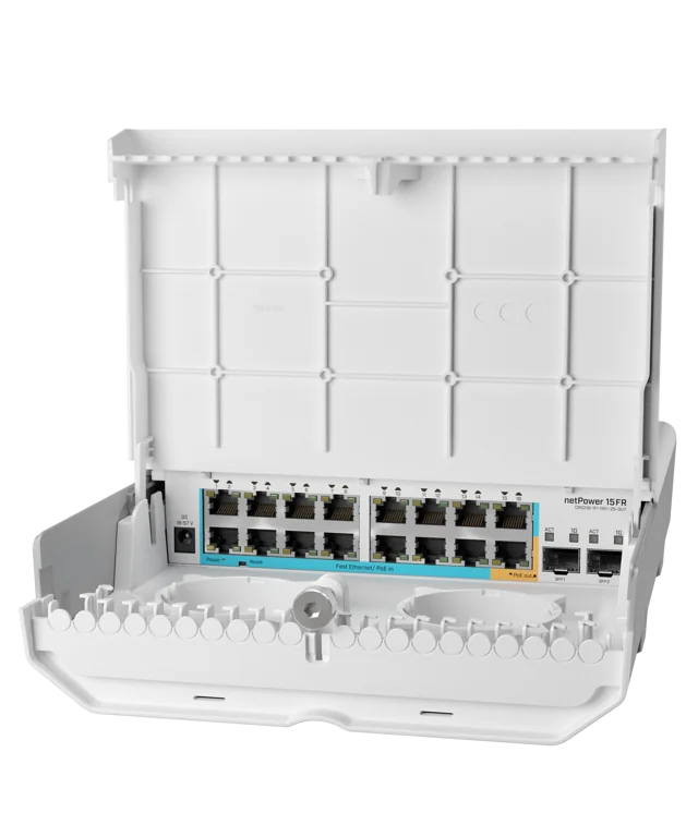 CRS318-1Fi-15Fr-2S-OUT netPower 15R view 4